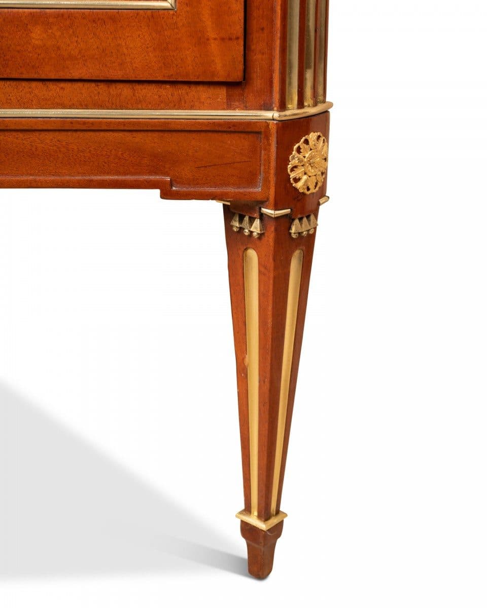 Paire de commodes en acajou, époque Louis XVI — vue 2