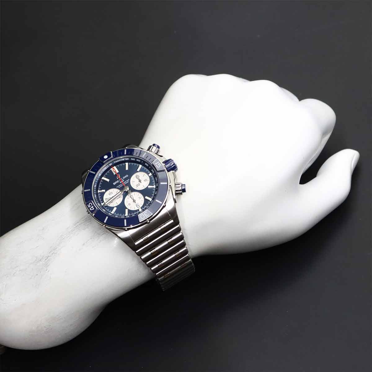 Breitling Super Chronomat B01 44 — vue 4
