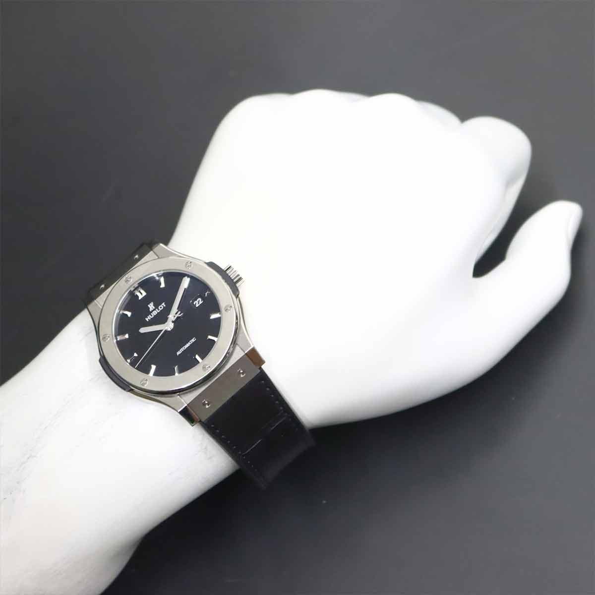 Hublot Classic Fusion Titanium Black Shiny — vue 4