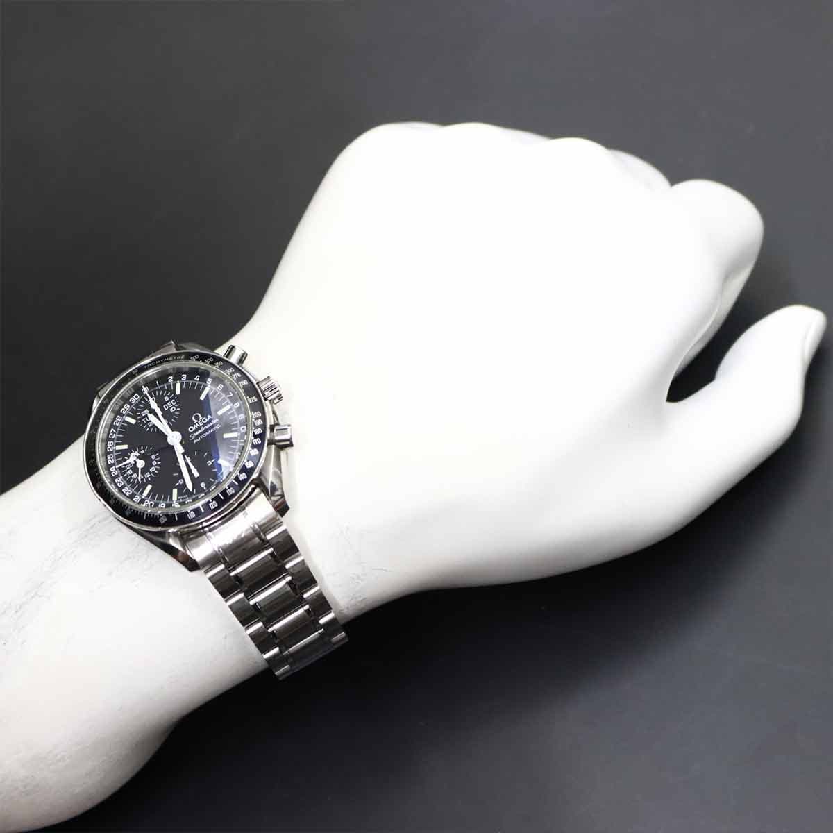 Omega Speedmaster Mark 40 Cosmos Triple Calendar — vue 3