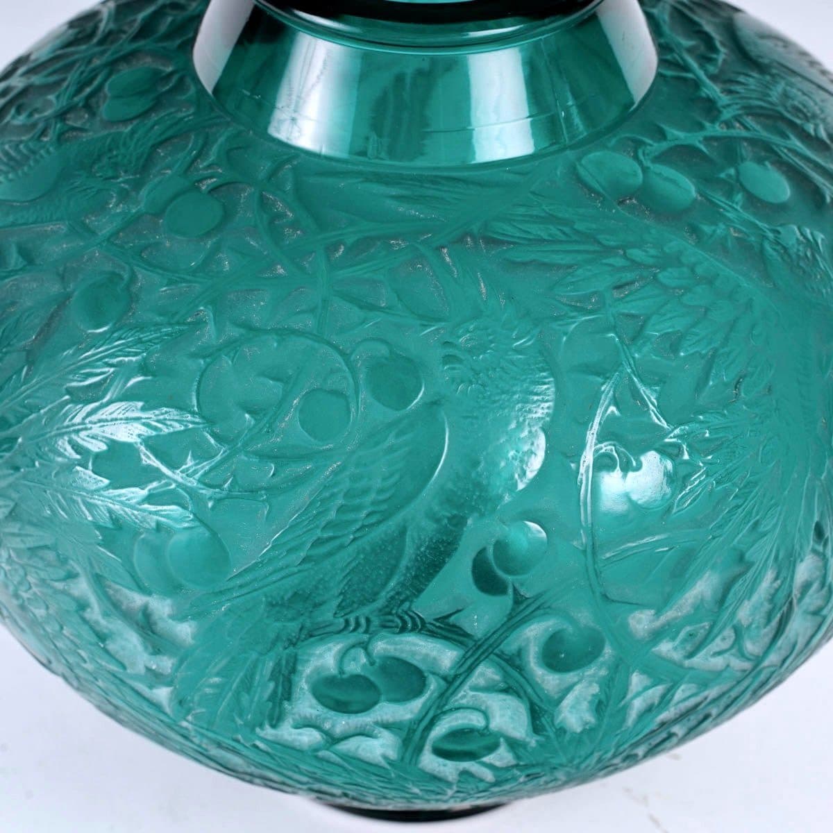 René Lalique Vase « Aras » en verre vert canard — vue 4