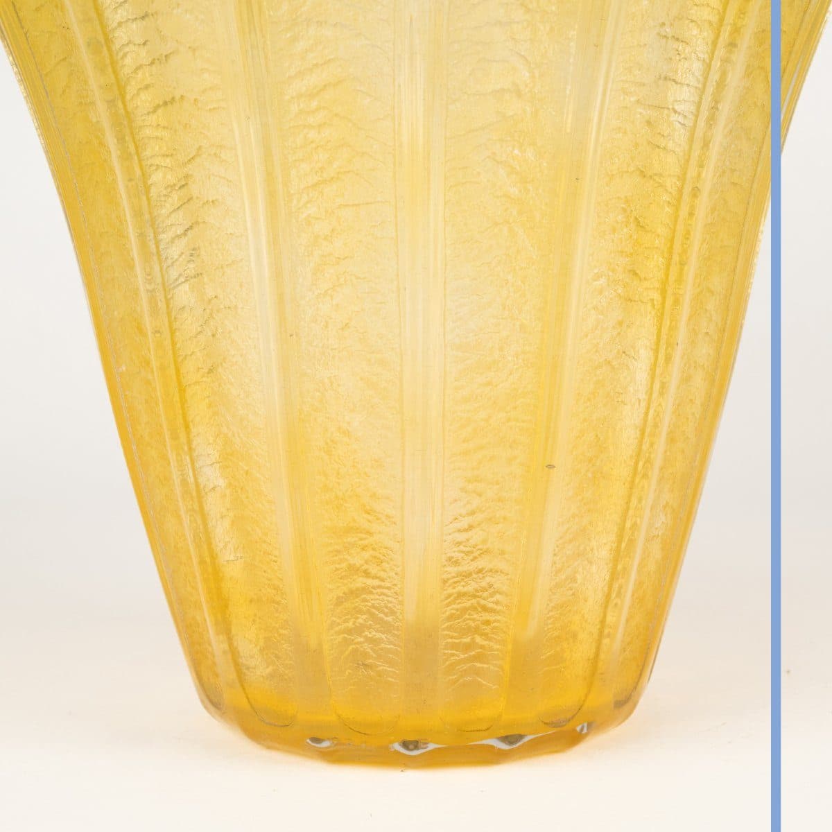 Daum Grand vase corolle à godrons — vue 5