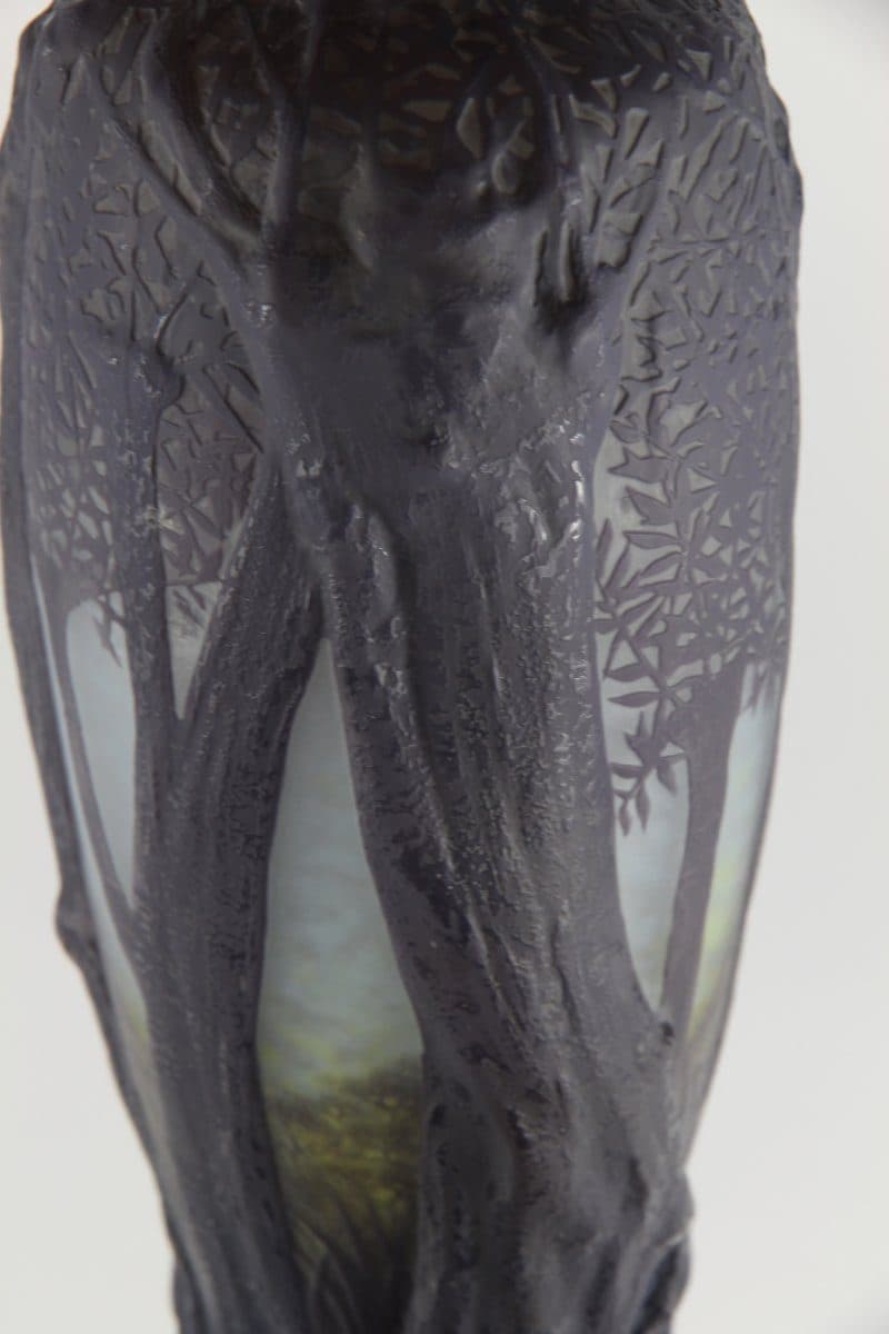Daum Nancy Vase au paysage forestier en relief — vue 4