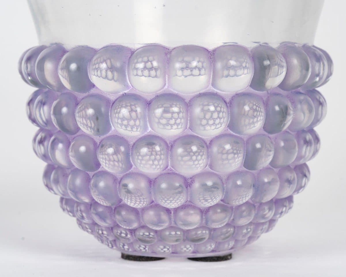 Lalique Vase « Graines » en verre patiné mauve — vue 2